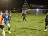 Training S.K.N.W.K. JO19-1 op het oude trainingsveld (16/23)